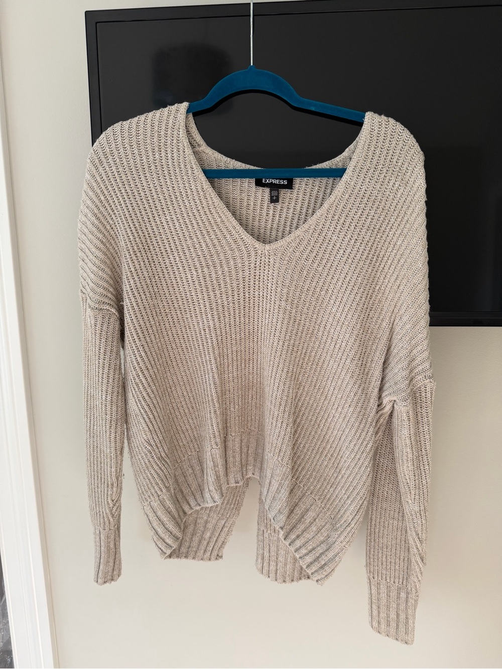 Express Women's Beige V-Neck Knit Sweater